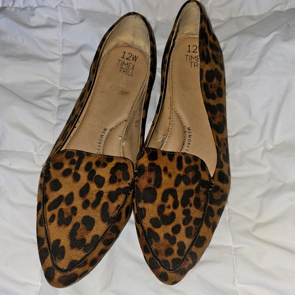Leopard flats 12 Wide